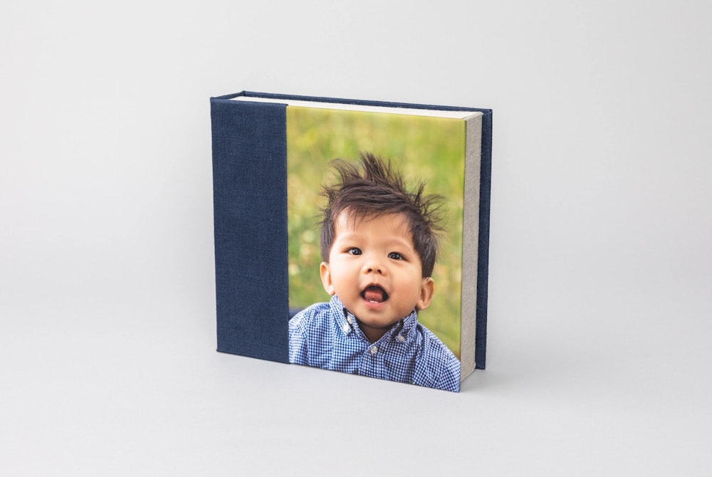 Combo Cover Style, Navy Linen 3-Panel Album Box standing up
